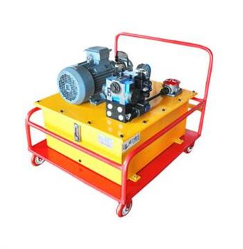 液壓泵要護養(yǎng)，液壓油當然也要護養(yǎng)了